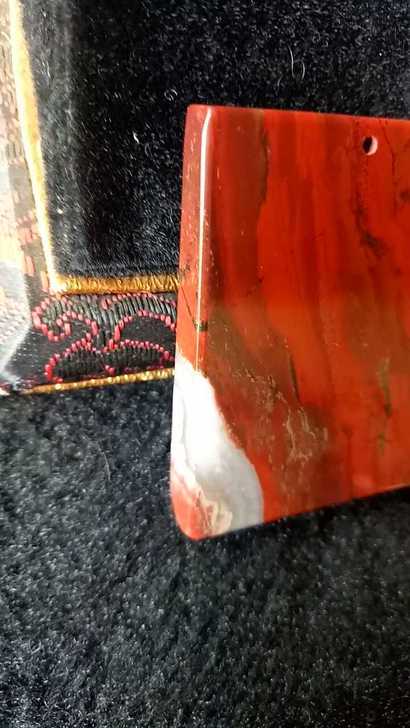 天然红纹石吊坠，尺寸37/48/6mm，售出不退不换！