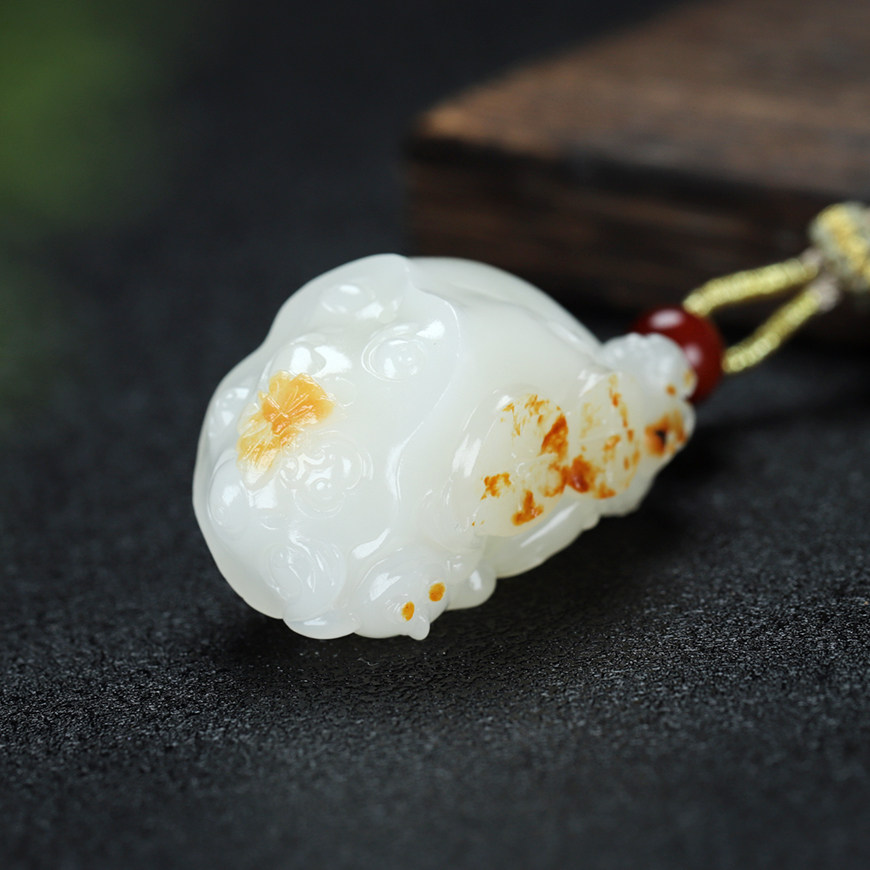 省级玉雕大师丁功博作品新疆和田玉籽料呱呱来财挂件35克精品吊坠