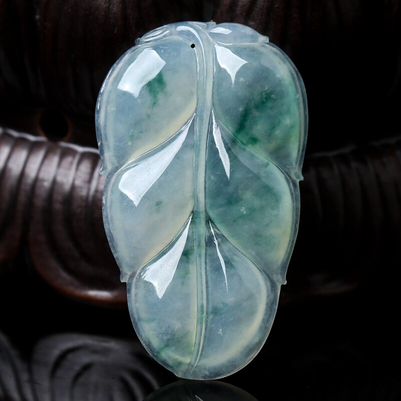 【拍卖】缅甸天然a货翡翠冰糯种飘花叶子吊坠 6.18g