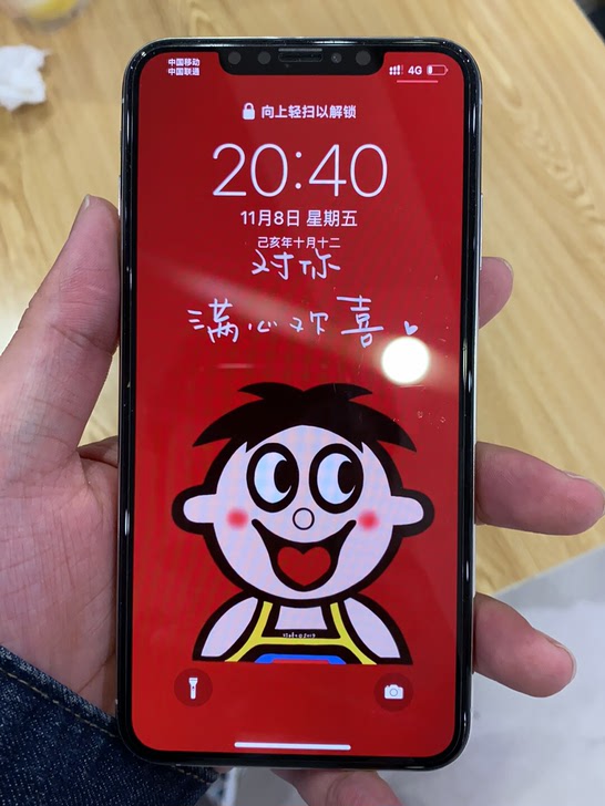 苹果iPhoneXsmax64G国行，四月买的，无拆无