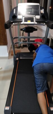 爱康跑步机好还是乔山跑步机好?功能差别大不大