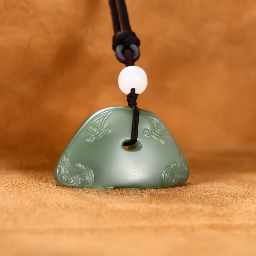 中国玉石雕刻大师林光作品仿古瑞兽 和田玉碧玉原皮洒金皮挂件 q