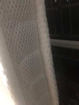 点评麦娜芙乳胶床垫怎么样，有假货吗？是不是真乳胶床垫？