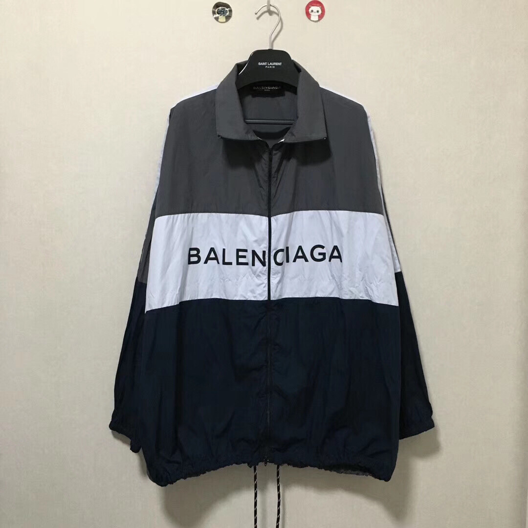 Balenciaga绝版灰白冲锋衣