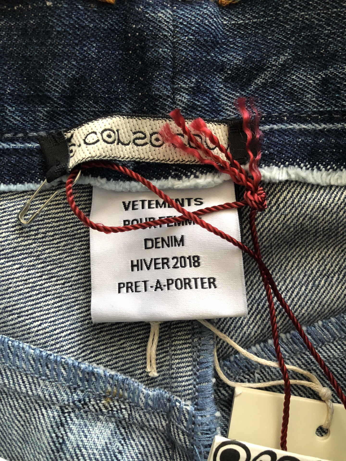 Vetements Spliced High-Waisted Cropped Jeans — front