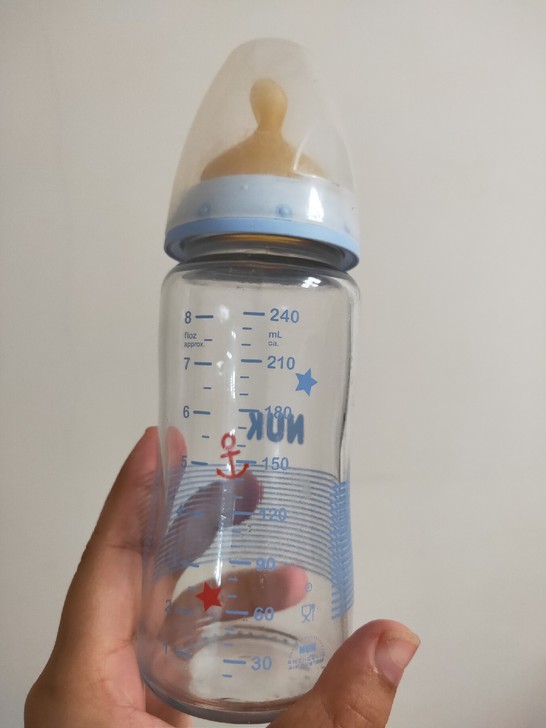 NUK奶瓶