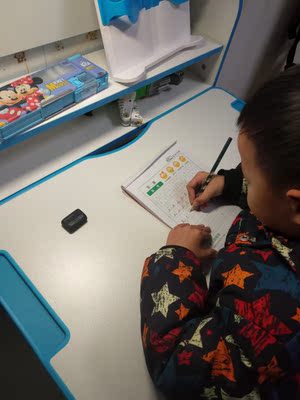 很纠结:童画林儿童书桌与生活诚品学习桌选哪个?哪个更环保