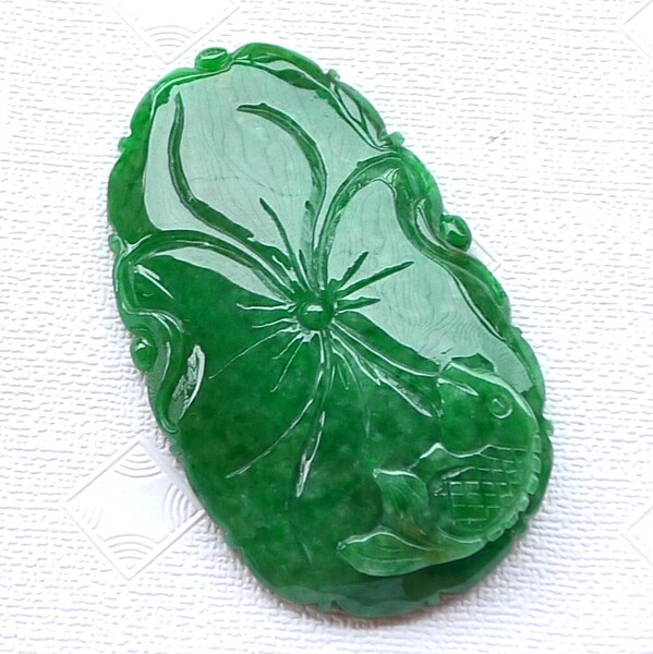 a货翡翠水润满绿荷叶鱼吊坠30.60克