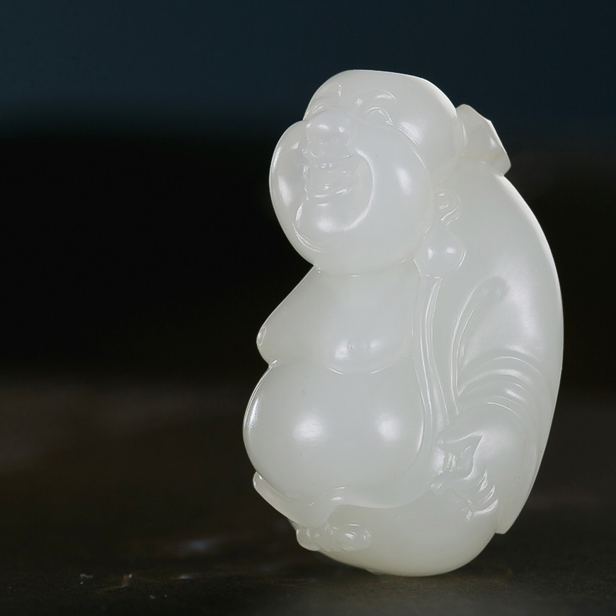 苏州青年玉雕大师莫小龙作品新疆和田玉籽料圆雕弥勒佛公吊坠13克