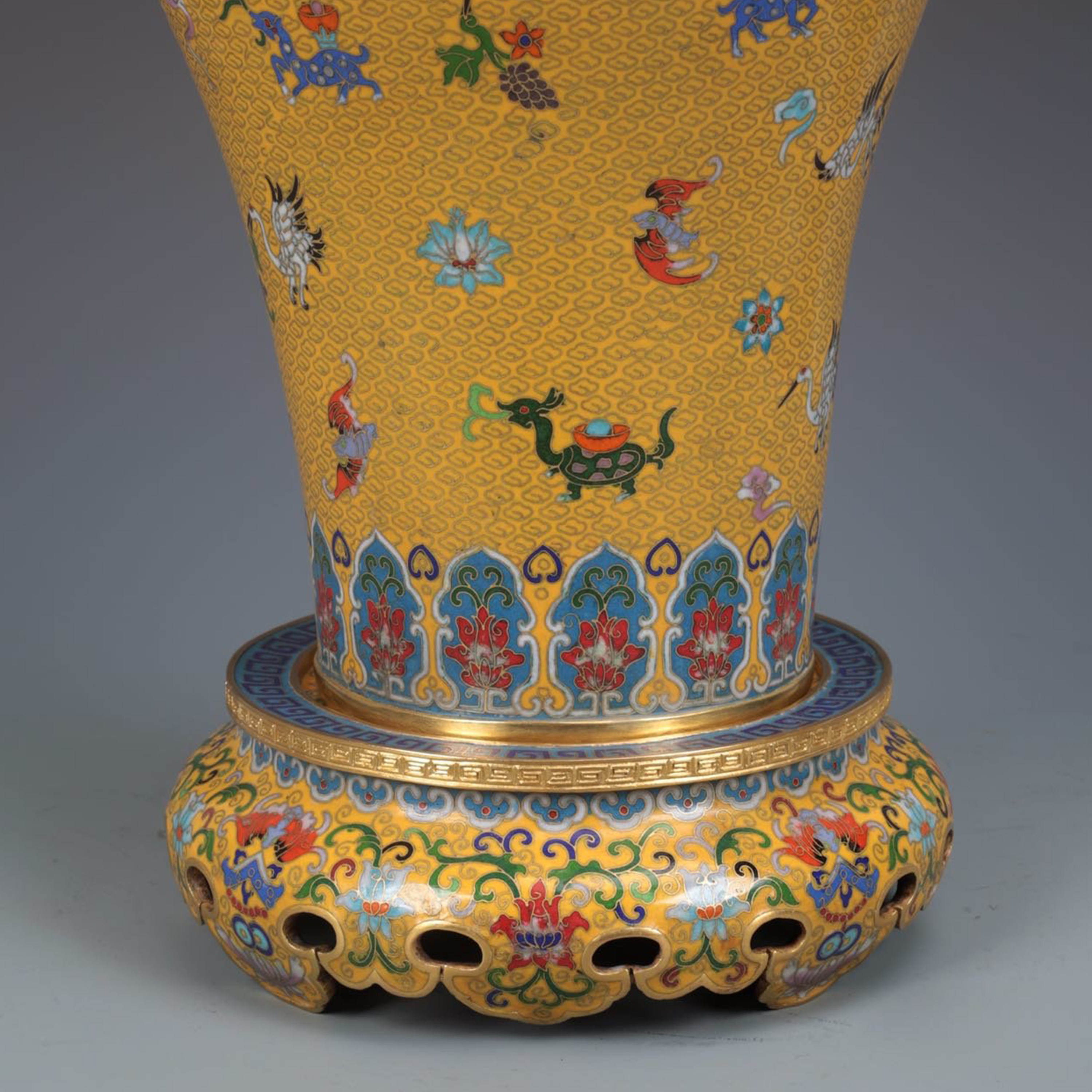 回流带款精铸铜胎景泰蓝掐丝珐琅龙凤瓶一对人气热销古董p1017