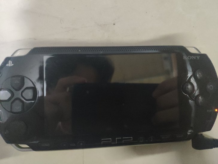 psp1000无诟病可以正常安装运行游戏除了放的时间久了续航