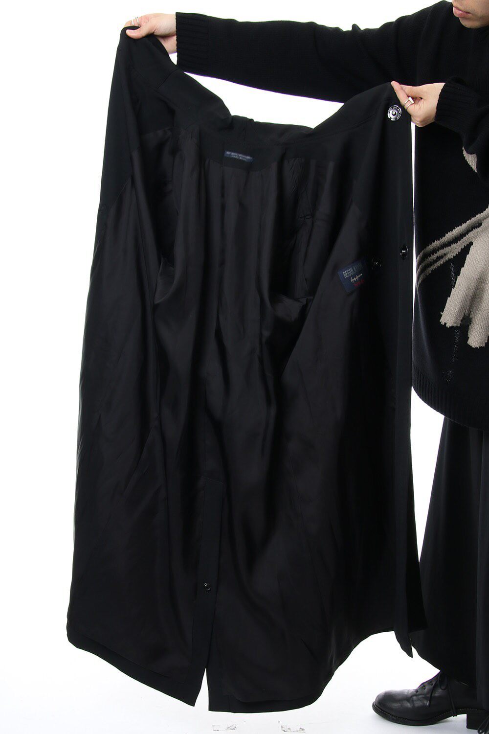 Yohji Yamamoto Regulation Boxer Robe Coat — detail