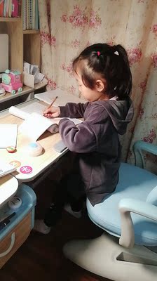 让孩子爱上学习用Palmer帕默儿童学习桌怎么样？质量差？