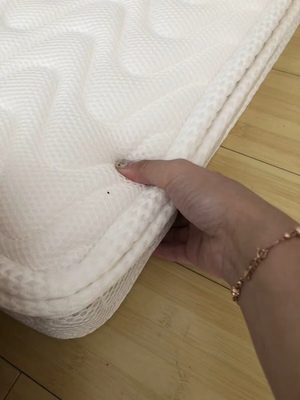解说黛圣婕乳胶枕真的假的，靠谱吗？会不会真的有味道呢？