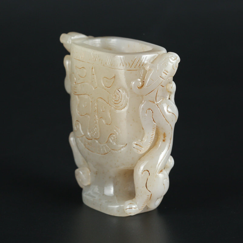 【鬼市】精雕和田玉瑞兽酒樽小摆件 132.03g jkc845