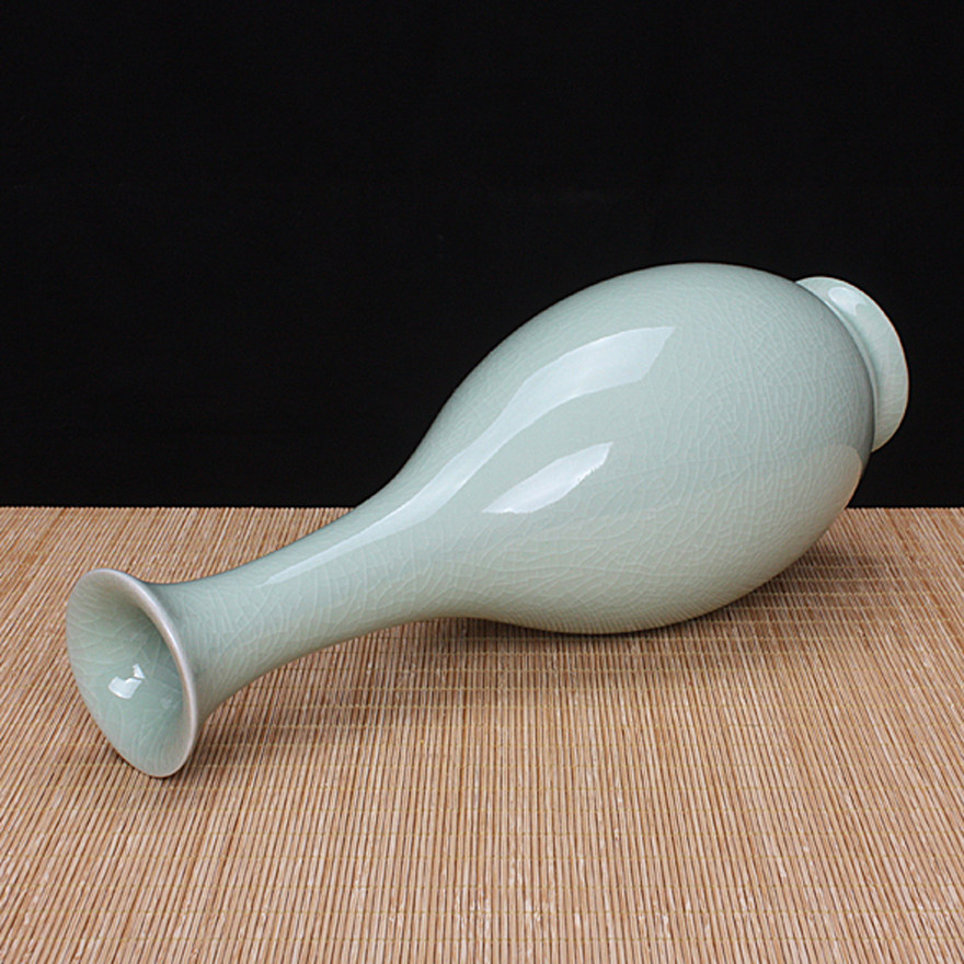 汝瓷粉青柳叶瓶 大师款 王振宇 河南省陶瓷艺术大师 玛瑙釉精品