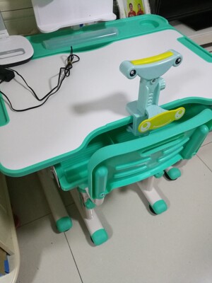 我们有话说:生活诚品儿童书桌和爱果乐哪个质量好?良心对比