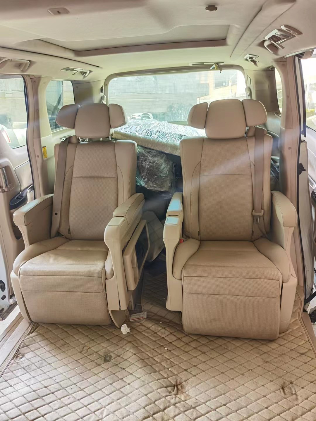 拆車件阿爾法航空座椅多少錢?阿爾法拆車件座椅