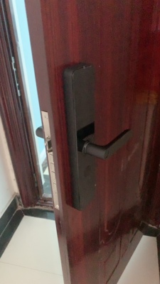 大家谈谈说说科徕尼指纹锁怎么样，有什么优缺点？方便实用吗？