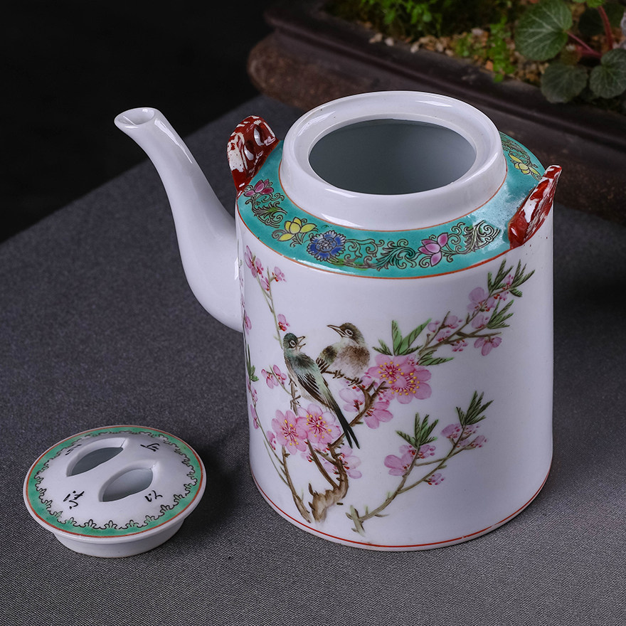 【峥嵘岁月】 1966年景德镇艺术瓷厂 粉彩春风艳影图茶壶