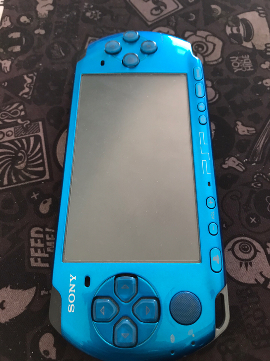 #PSP游戏机#2000无色彩空间，正常使用屏幕有进灰，亮