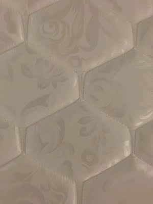 真实使用感受《好物推荐》爱舒床垫与慕思哪个好，两者质量哪个最好？