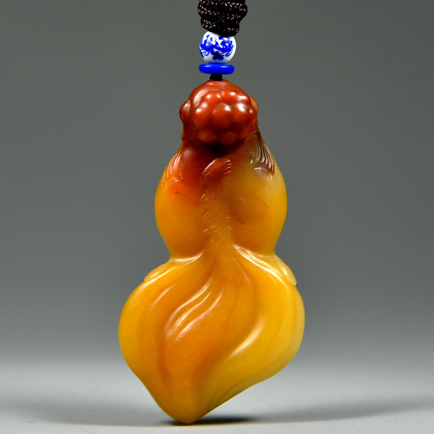 寿山石老性芙蓉石《金鱼》吊坠 质地老润 精品收藏0302