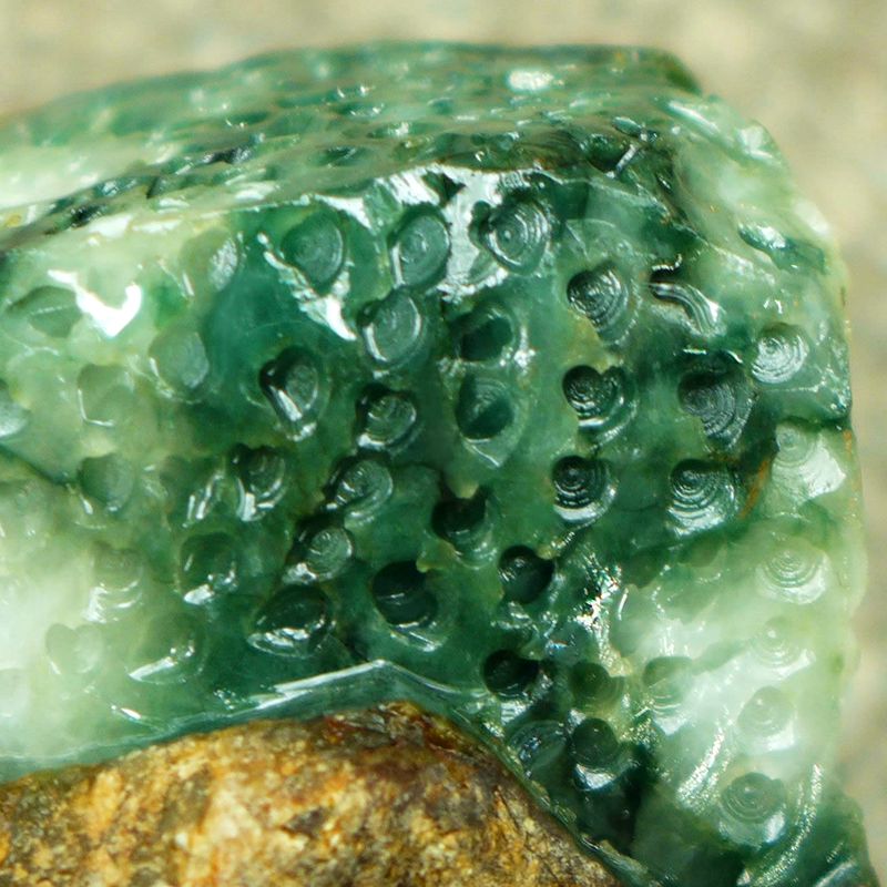 【大面积开窗原石】缅甸天然正品a货翡翠原石 1369.55g