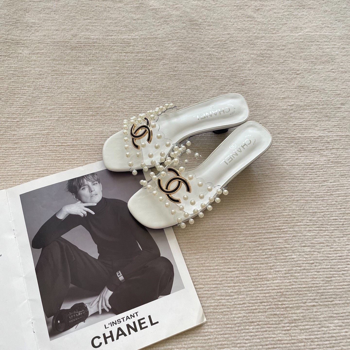 666双C金属扣，作为香奈儿的经典符号