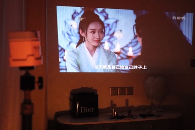 【请说明】极米Z8X和z6投影仪哪个好？使用一个月点评？