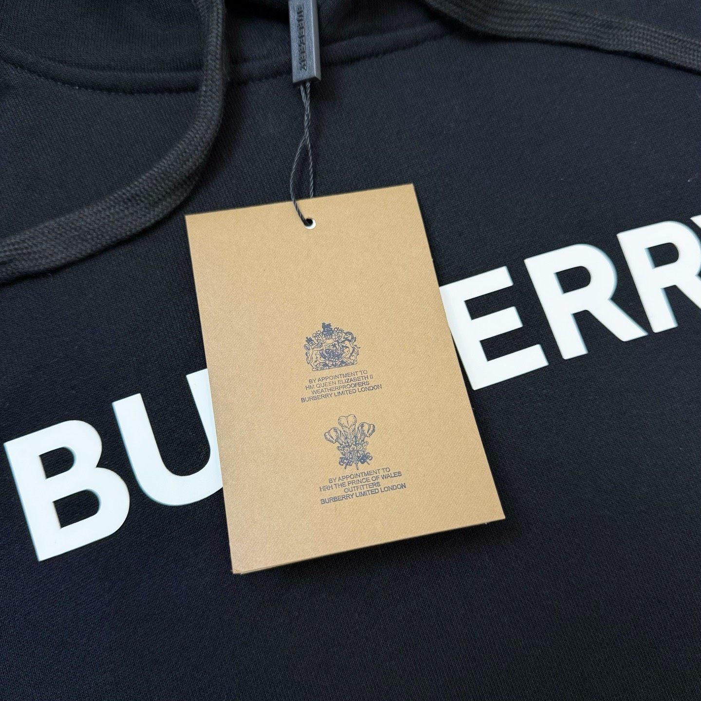 巴宝莉烧花字母连帽卫衣