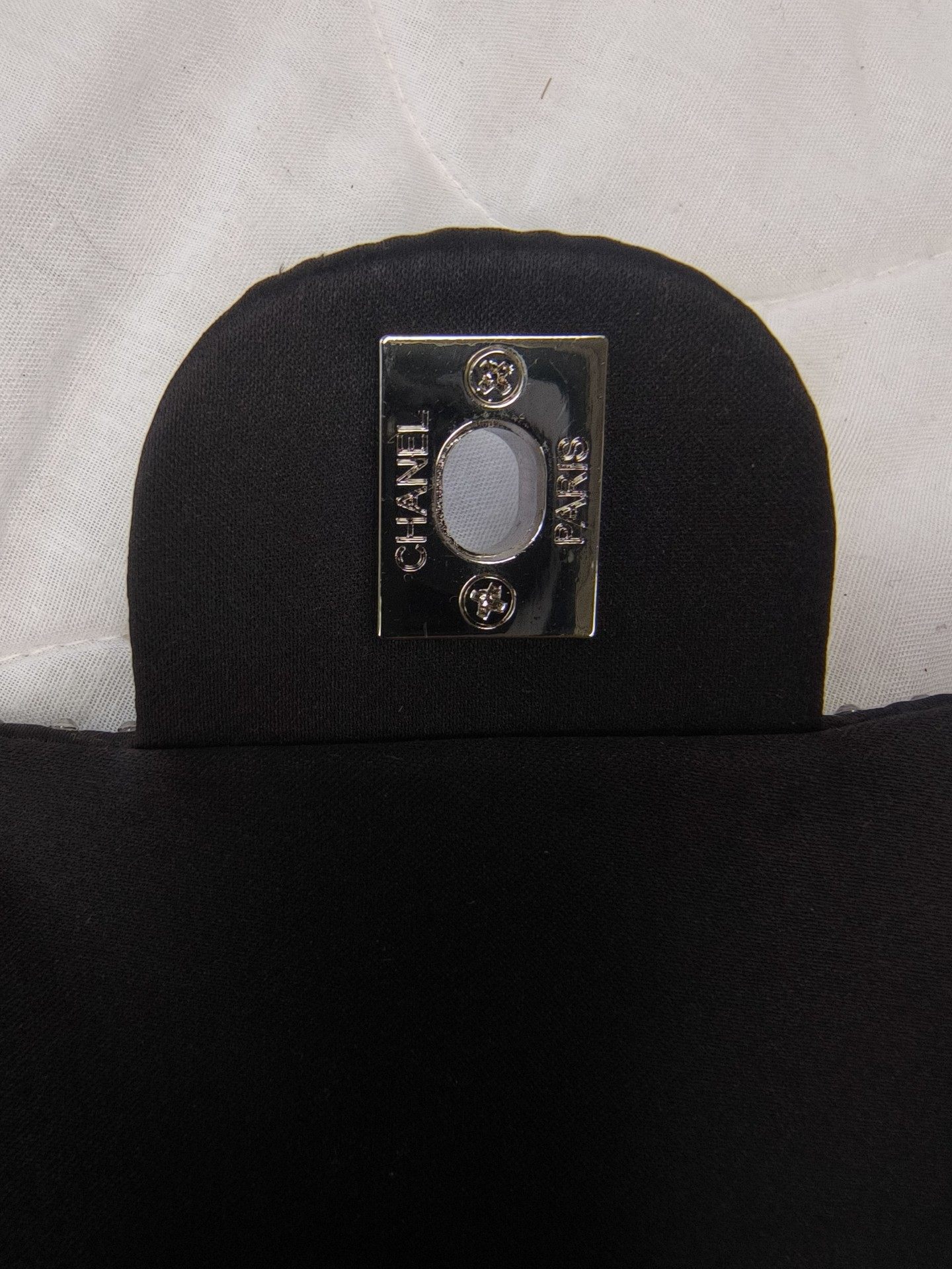 ​Chanel香奈儿满钻链条包，黑色水钻配银色链条