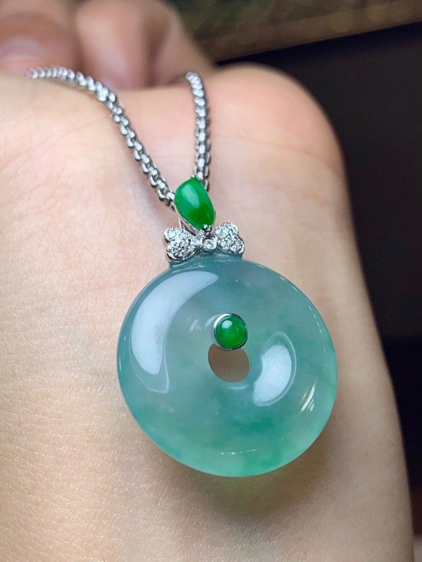 18k金豪华镶嵌纯天然缅甸正品玉石高端a货翡翠冰种冰润平安扣吊坠