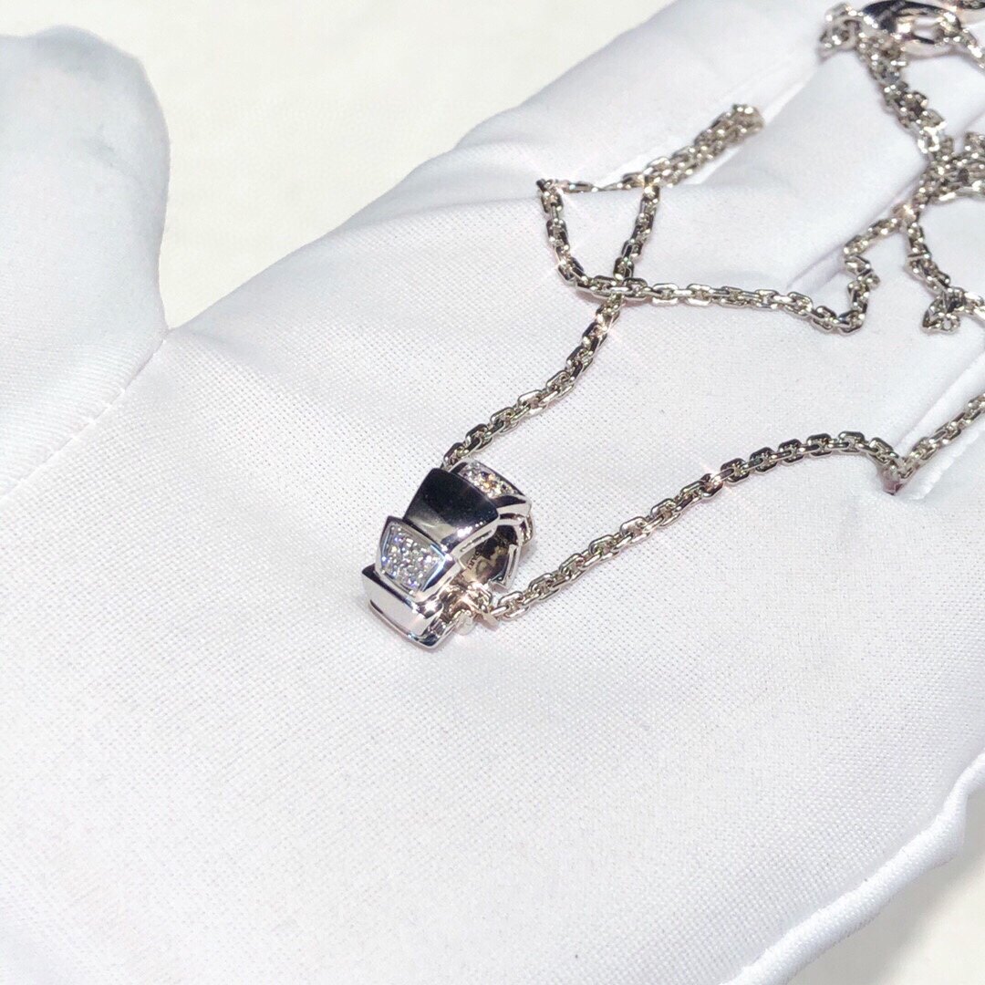 9新]bvlgari宝格丽 serpenti系列白金半钻蛇骨项链 公价34700