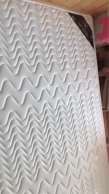 大家谈谈大家看清kissdream乳胶床垫怎么样，是哪国牌子？天然的吗？