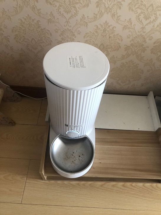 尾巴生活喂食器