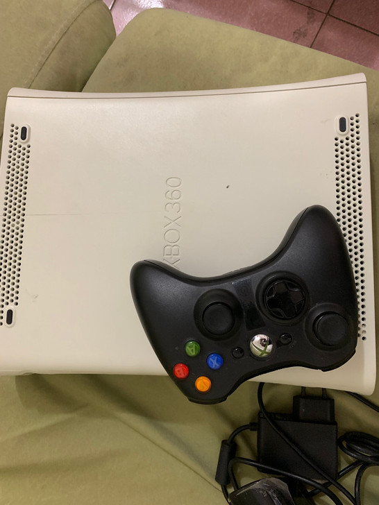 xbox360游戏机破解版带1T硬盘手柄体感电源，价格