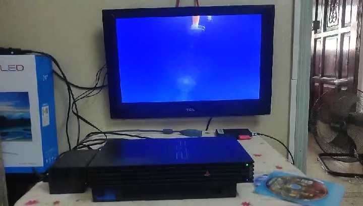 PS2游戏机50000型号厚机读光盘，电源，视频线，全套20