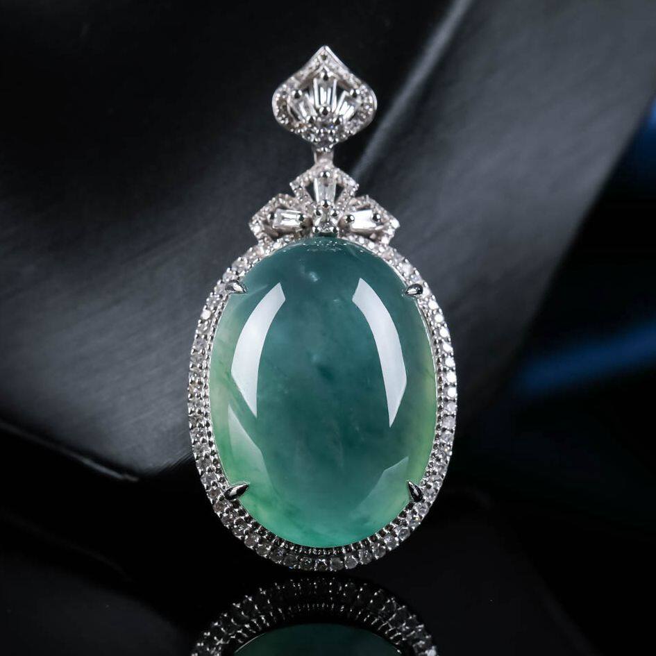 18k金镶玉石纯天然缅甸翡翠高冰蛋面镶钻高贵女士吊坠首饰11.20g