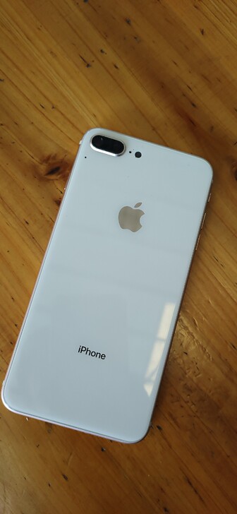 苹果8p原装拆机后盖送按键九成新左右