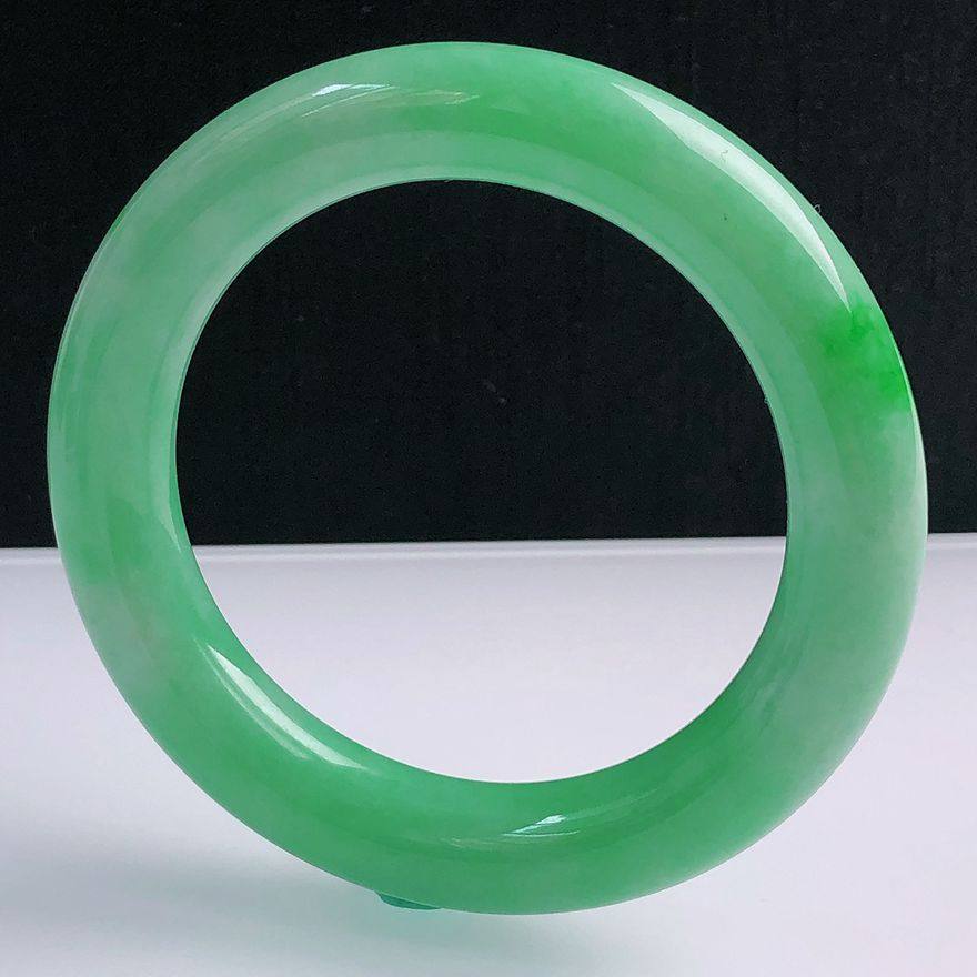 【源头好货】内径55mm缅甸翡翠a货满绿飘正阳绿圆条手镯70.51克