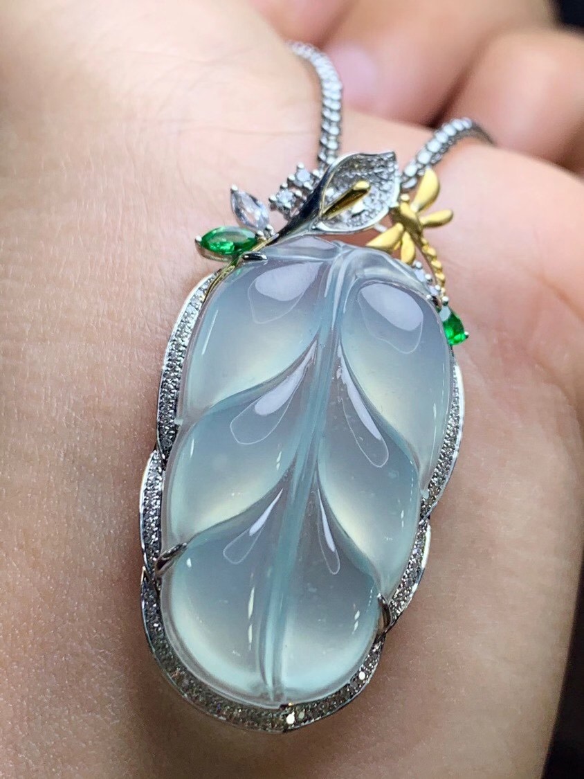玉器18k金镶嵌纯天然缅甸正品高端翡翠冰种冰莹白冰叶子吊坠玉坠