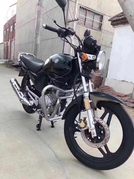 原装正品雅马哈天剑125cc二手摩托车银色九成新高配前碟