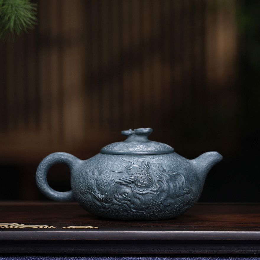 宜兴市张氏传壶公司  泥料纯正【鱼化龙】稀有绿泥 极易泡养 宜兴紫砂