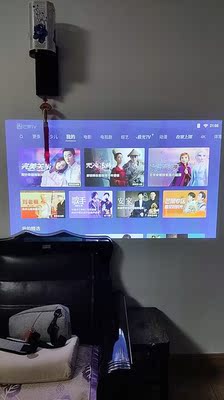内行评价：坚果J7S投影仪怎么样？什么材质的？