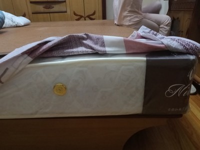 分析【对比一下】丝涟床垫哪个系列好?实体店和网上一样吗?