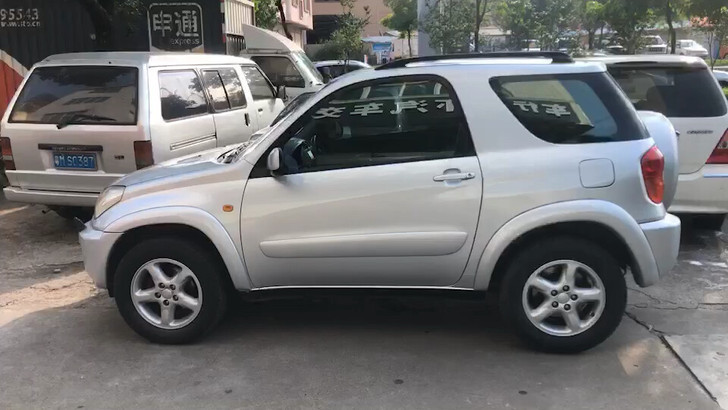 丰田RAV4双门小公主