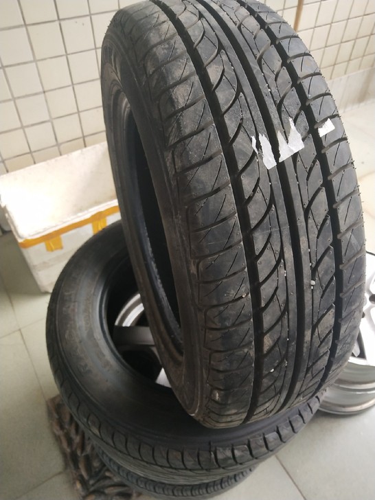 好运牌185/65R14轮胎，9.9成新，刚买一个月不到，下