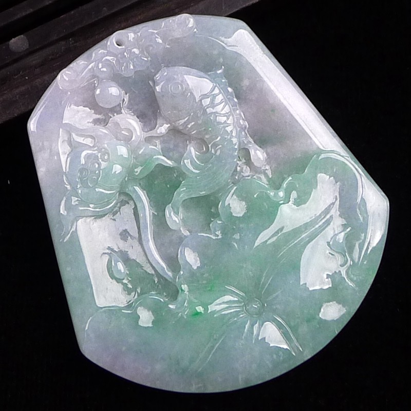 天然老坑翡翠a货荷叶鱼 30.57g