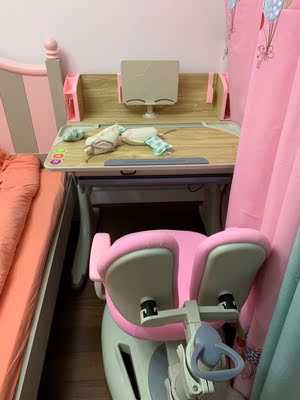 二胎爸爸经验谈:生活诚品儿童桌椅和护童哪个好?哪个材质好